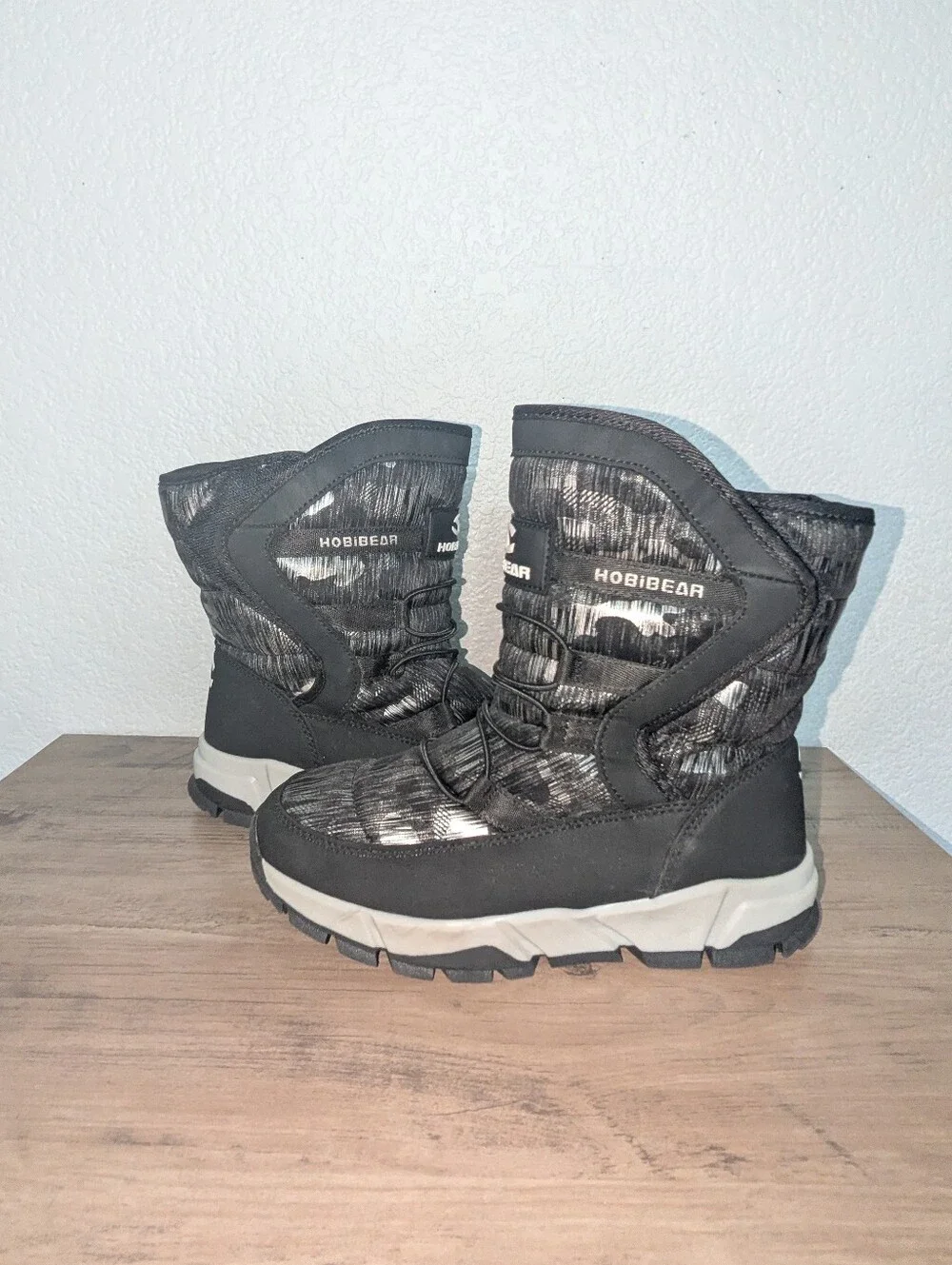HOBIBEAR Kids Snow Boots AW3771 Black Gray Camo Size 39  US Big Kids Size 6.5 -7